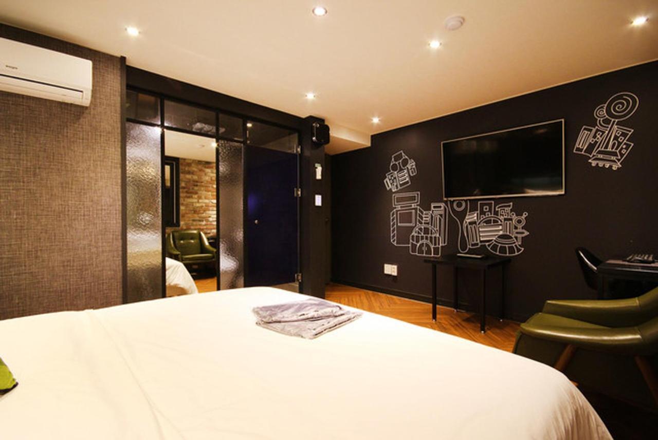 Hotel Bellus Busan Bagian luar foto