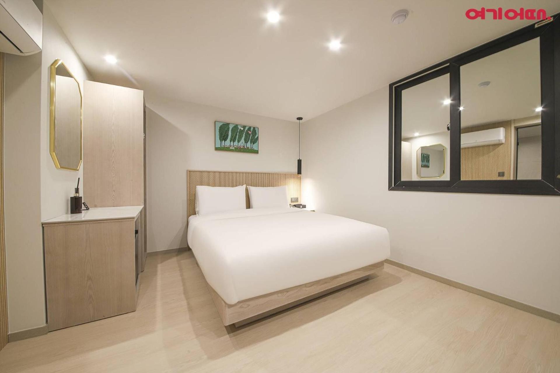 Hotel Bellus Busan Bagian luar foto