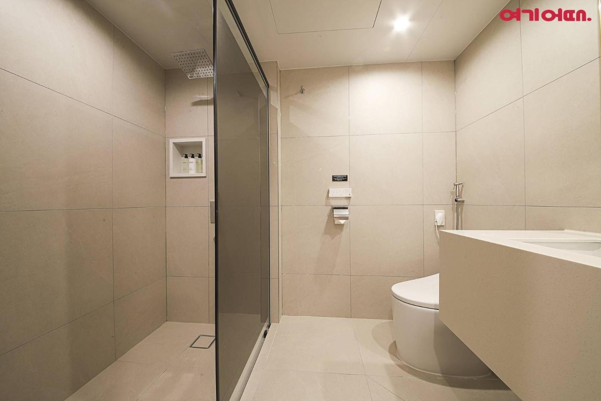 Hotel Bellus Busan Bagian luar foto