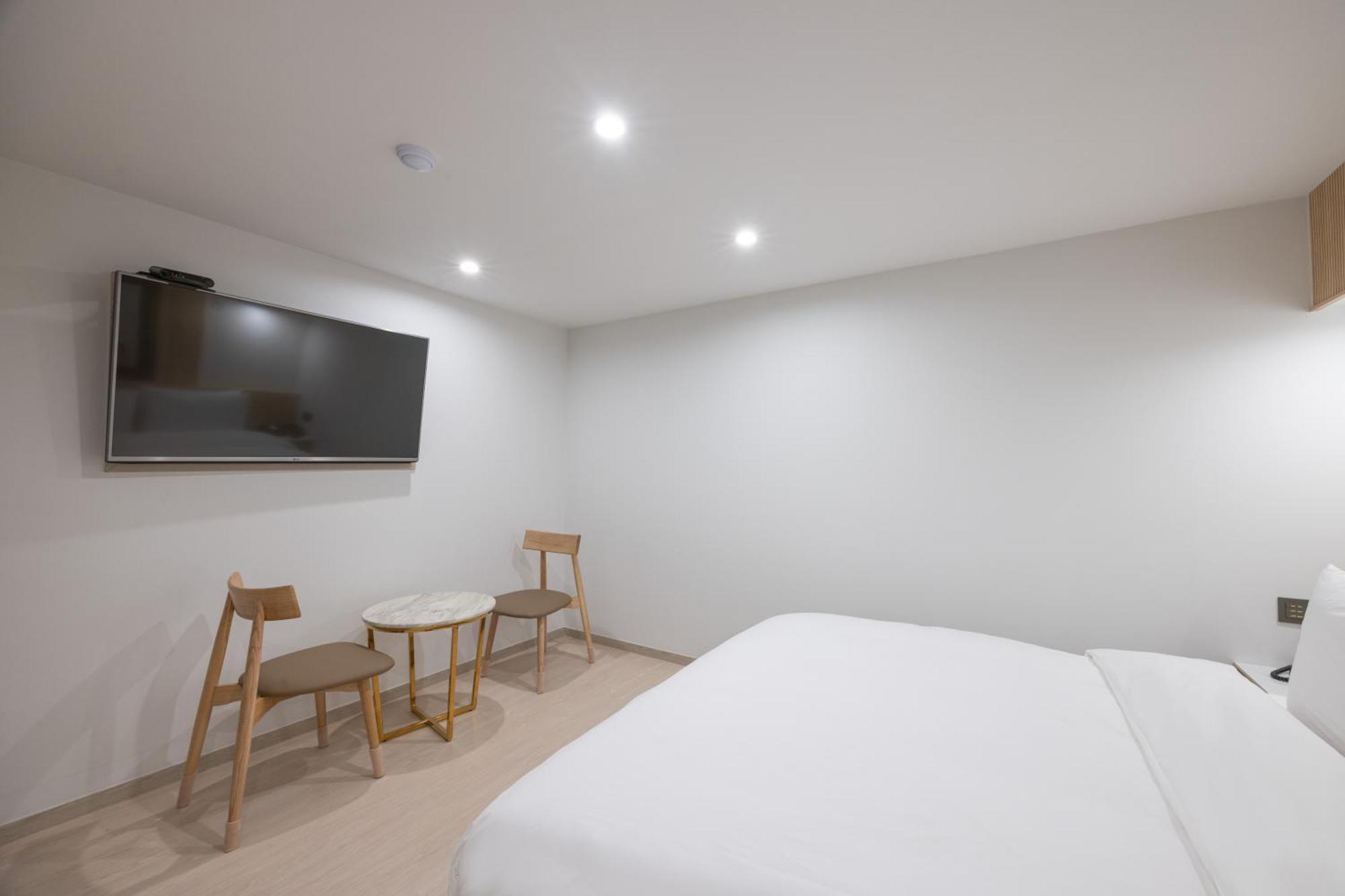 Hotel Bellus Busan Bagian luar foto