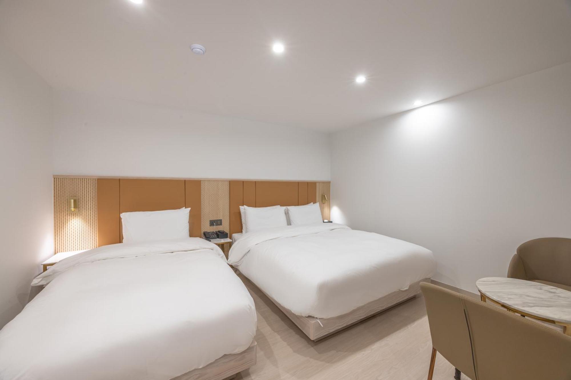 Hotel Bellus Busan Bagian luar foto