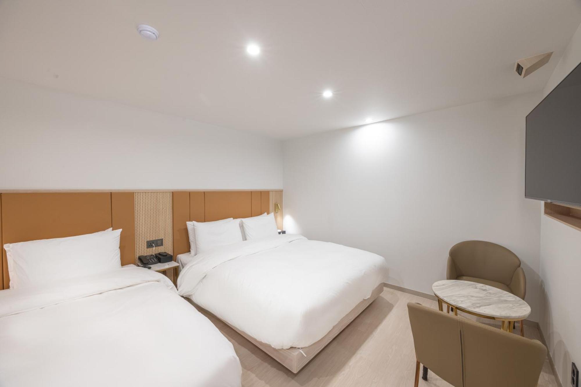 Hotel Bellus Busan Bagian luar foto