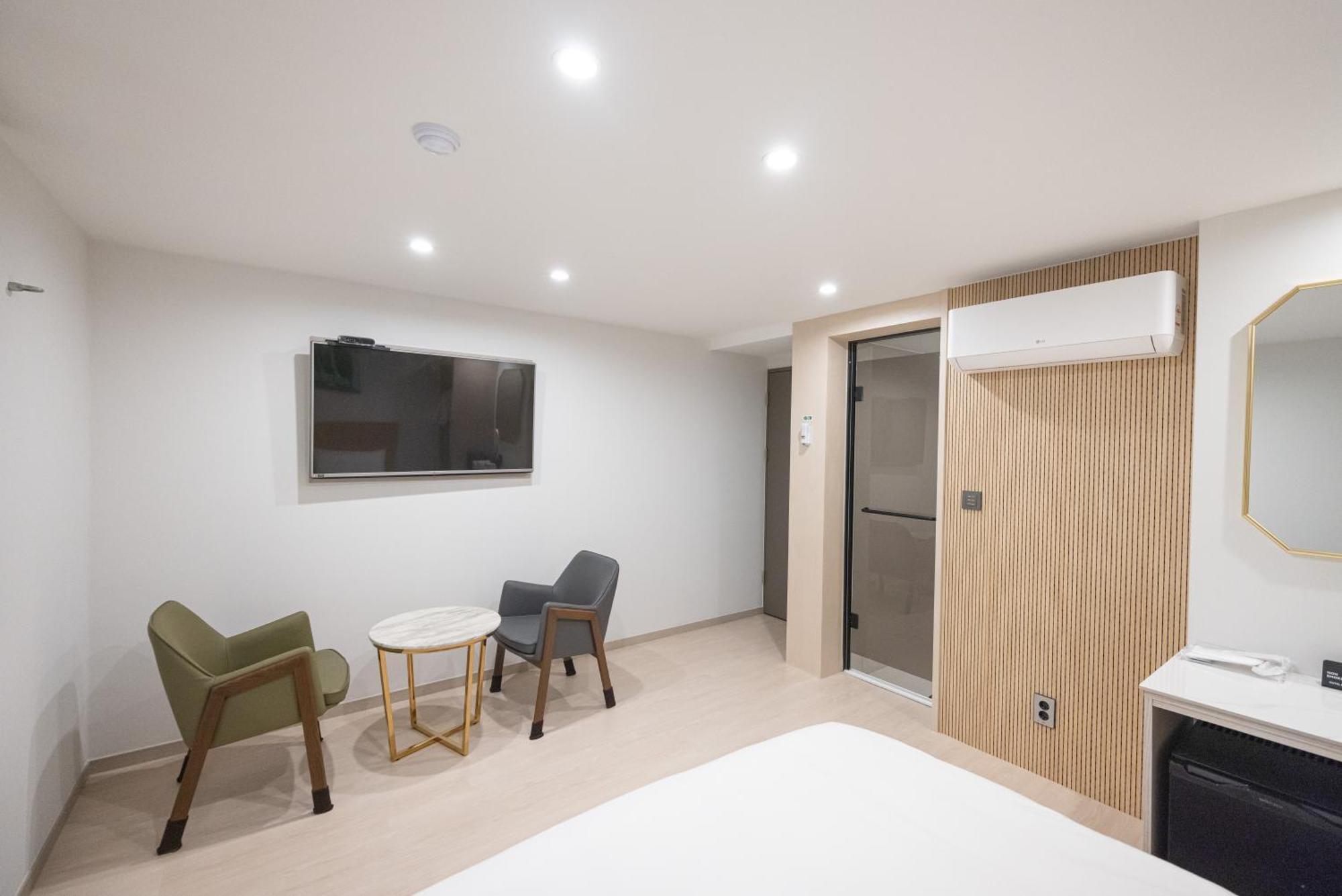 Hotel Bellus Busan Bagian luar foto