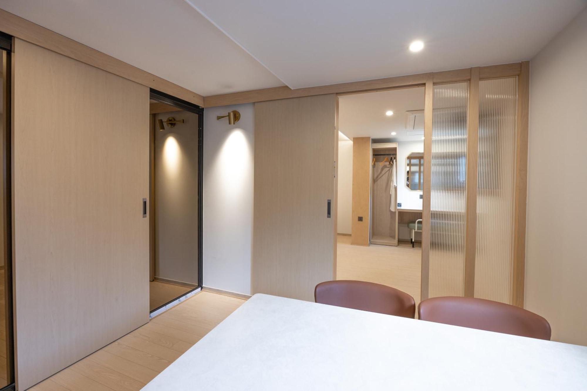 Hotel Bellus Busan Bagian luar foto