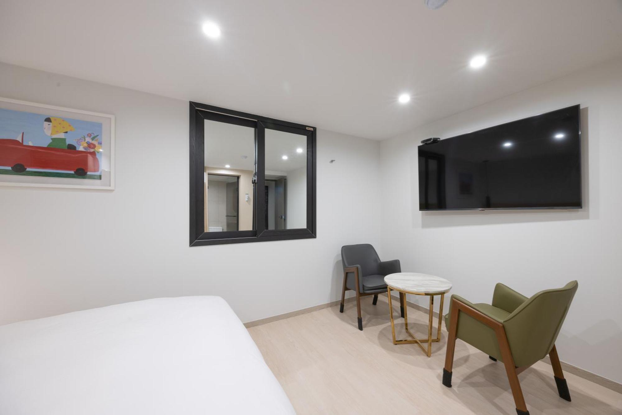 Hotel Bellus Busan Bagian luar foto