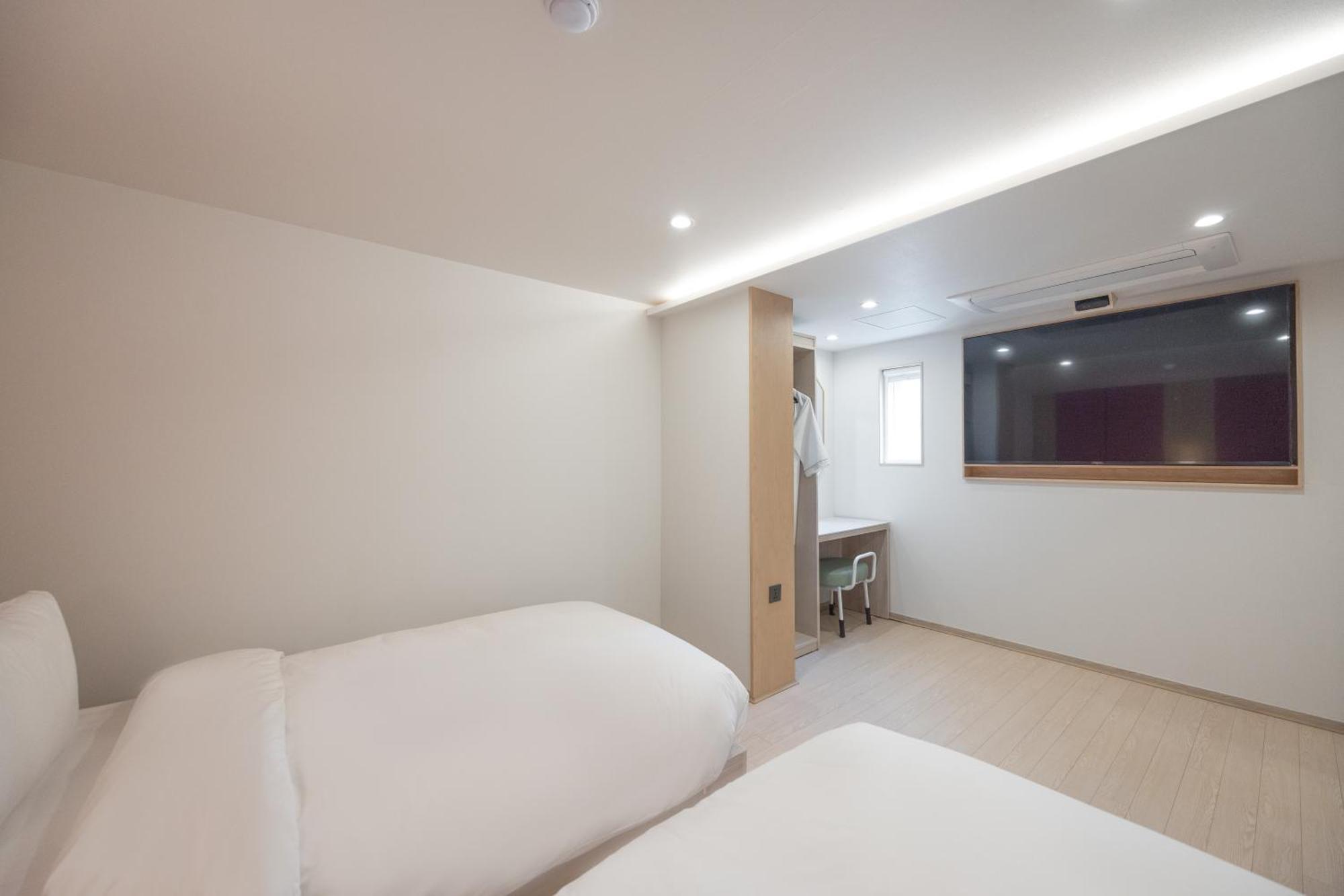 Hotel Bellus Busan Bagian luar foto