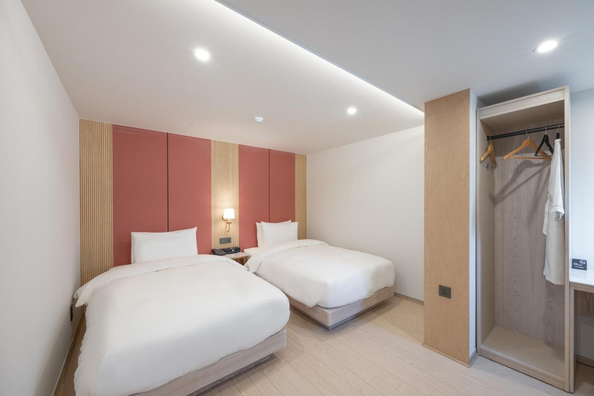 Hotel Bellus Busan Bagian luar foto